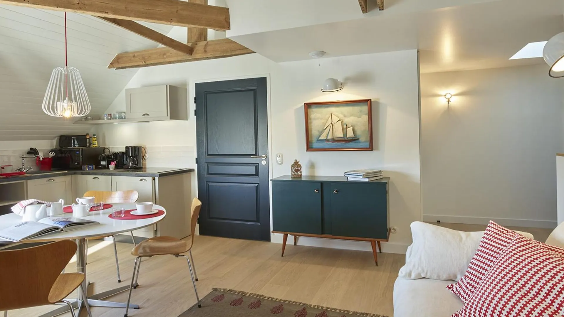 Studio Moderne Avec Vue Mer Et Port A Sauzon, 2* - Fr-1-418-190 소종